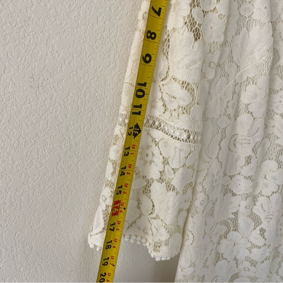 VINCE CAMUTO LACE DRESS - Picture 10 of 12